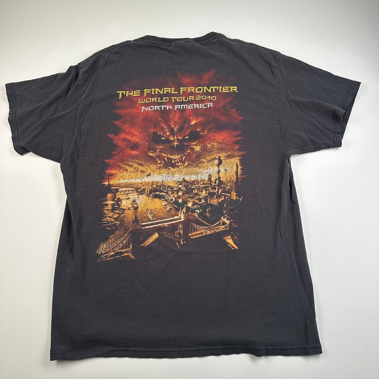 2010 Iron Maiden Shirt Large The Final Frontier