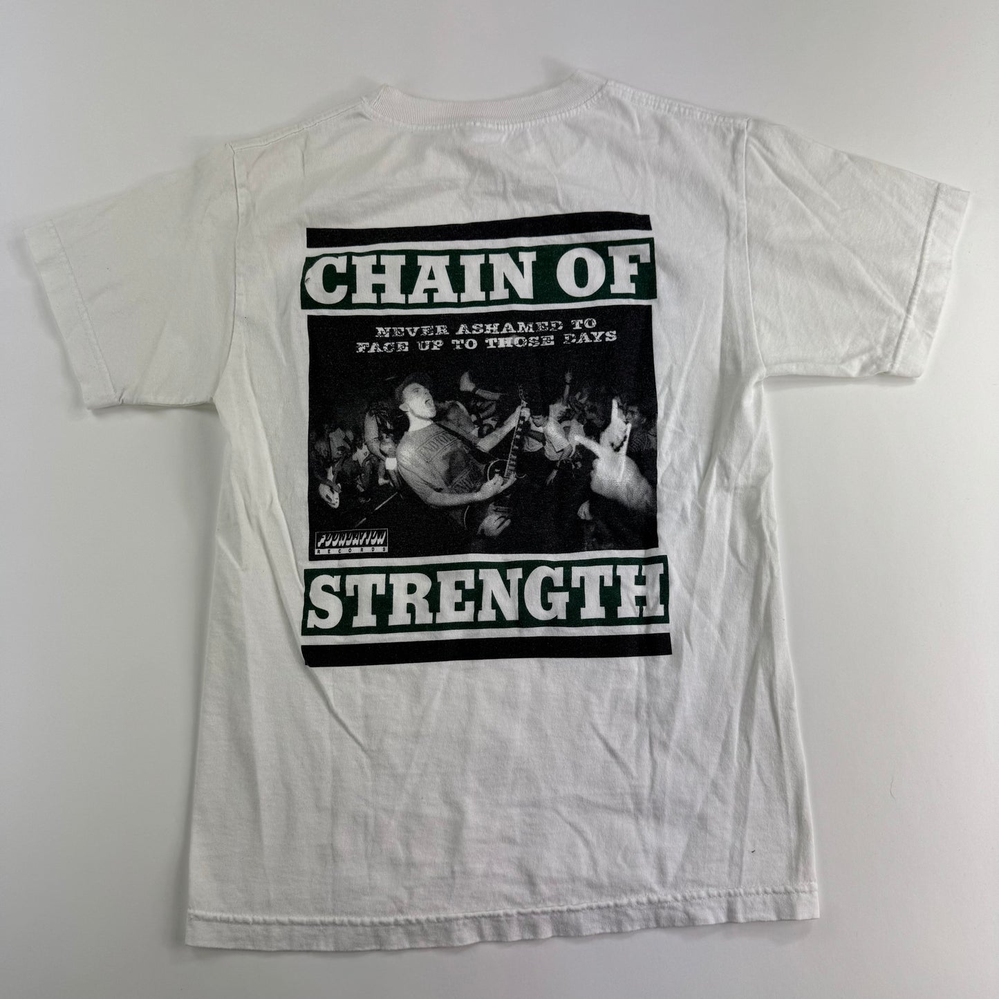 2000s Chain Of Strength Shirt Small What Holds Us Apart