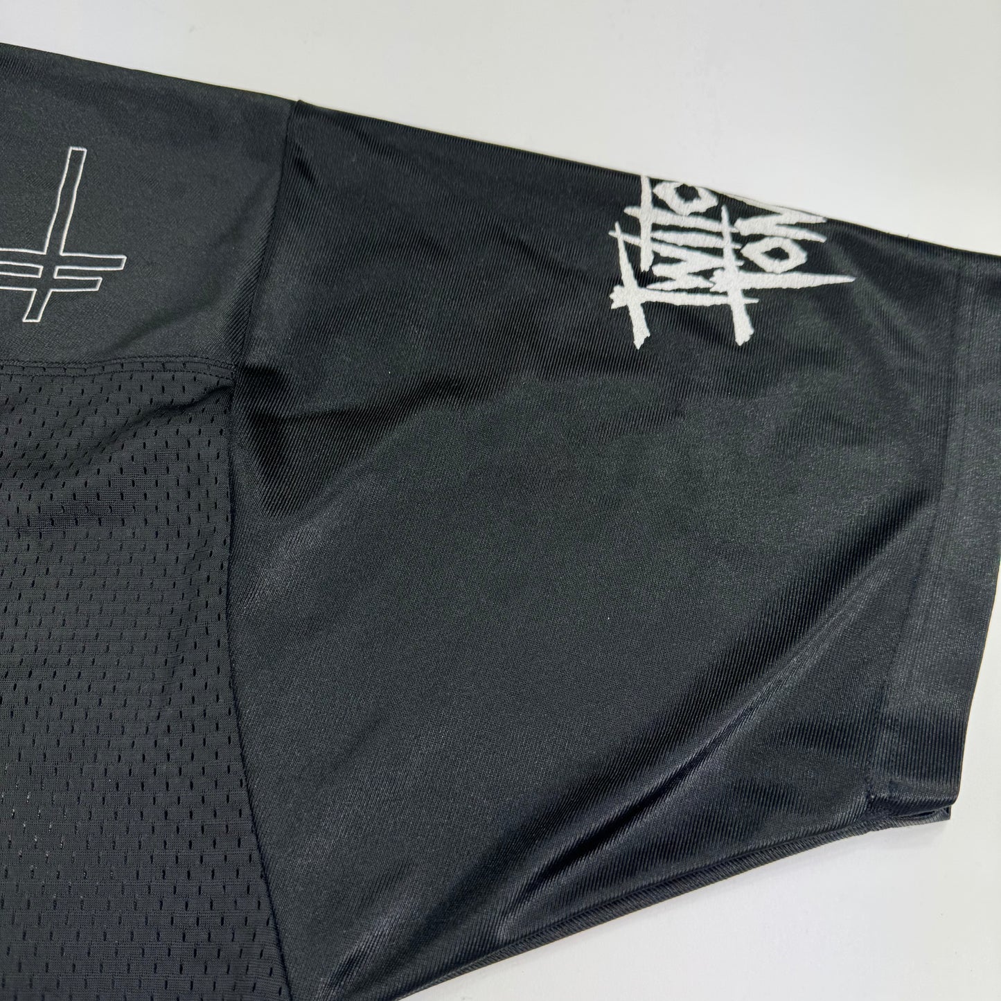 Twitching Tongues Jersey Medium Disharmony
