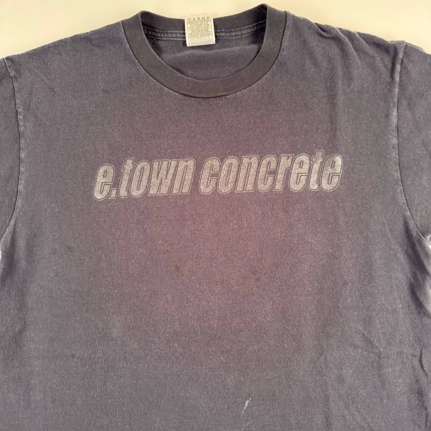 Vintage 2006 E-town Concrete Shirt Large End Of The Rainbow