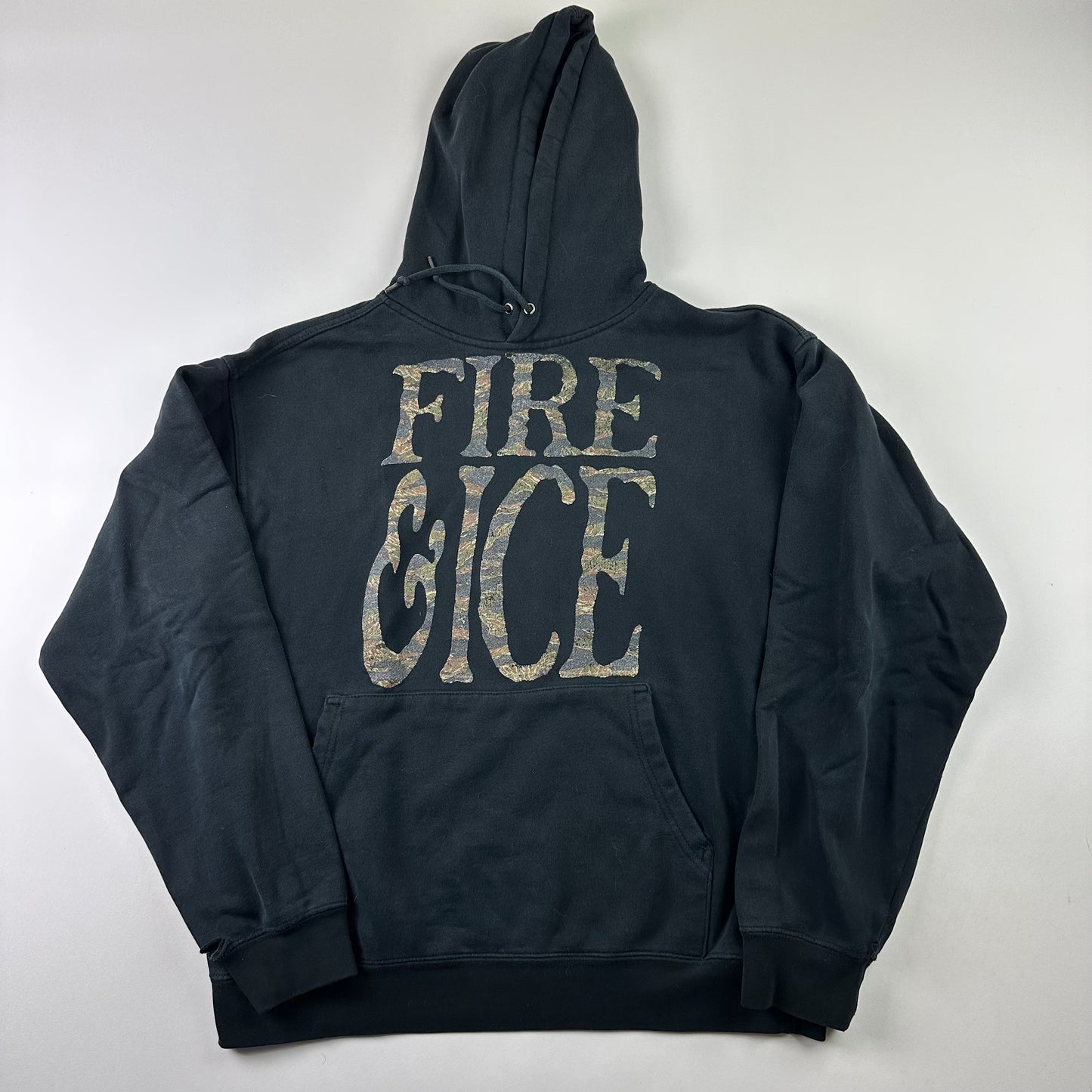 2000s Fire & Ice Sweatshirt Medium