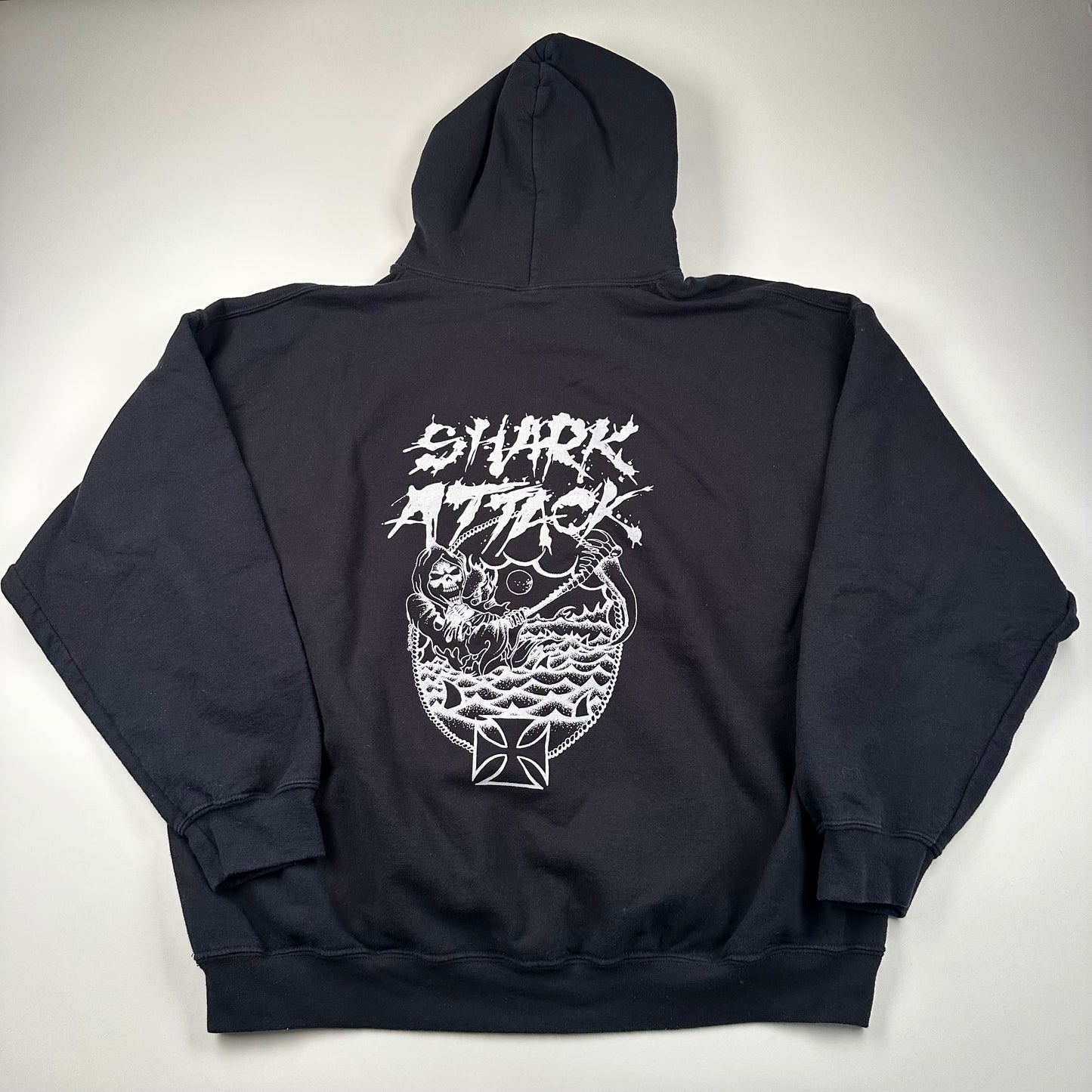 2000s Shark Attack Sweatshirt XL