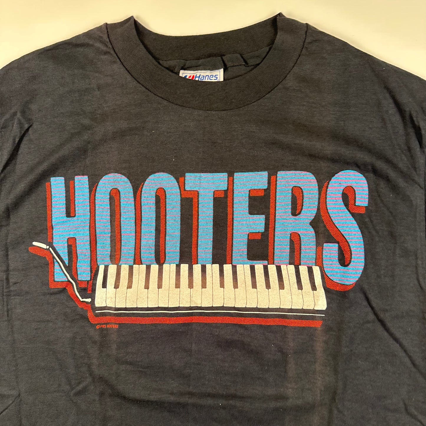 Vintage 1986 Hooters Shirt Medium Nervous Night