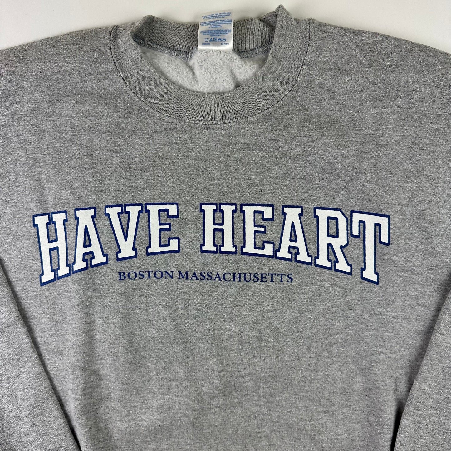 2000s Have Heart Crewneck Sweatshirt Medium