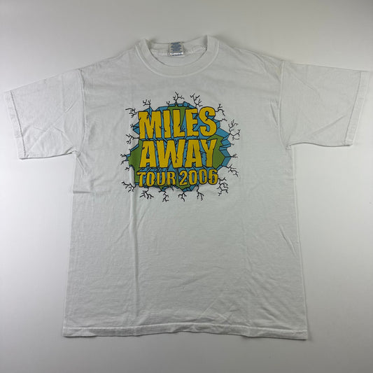 Vintage 2006 Miles Away Shirt Large