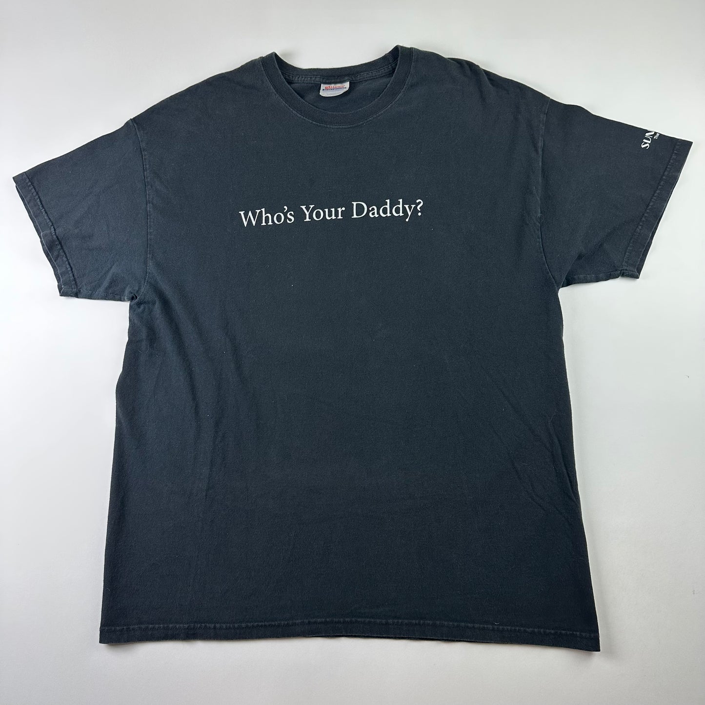 Vintage 2005 Mr. & Mrs. Smith Shirt XL Who's Your Daddy?