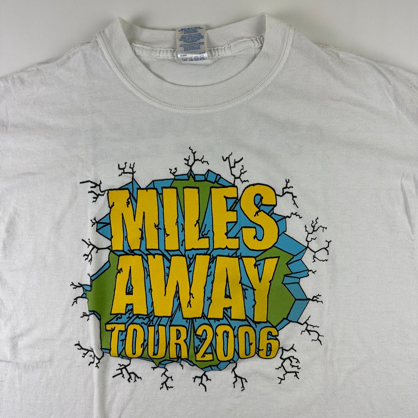 Vintage 2006 Miles Away Shirt Large