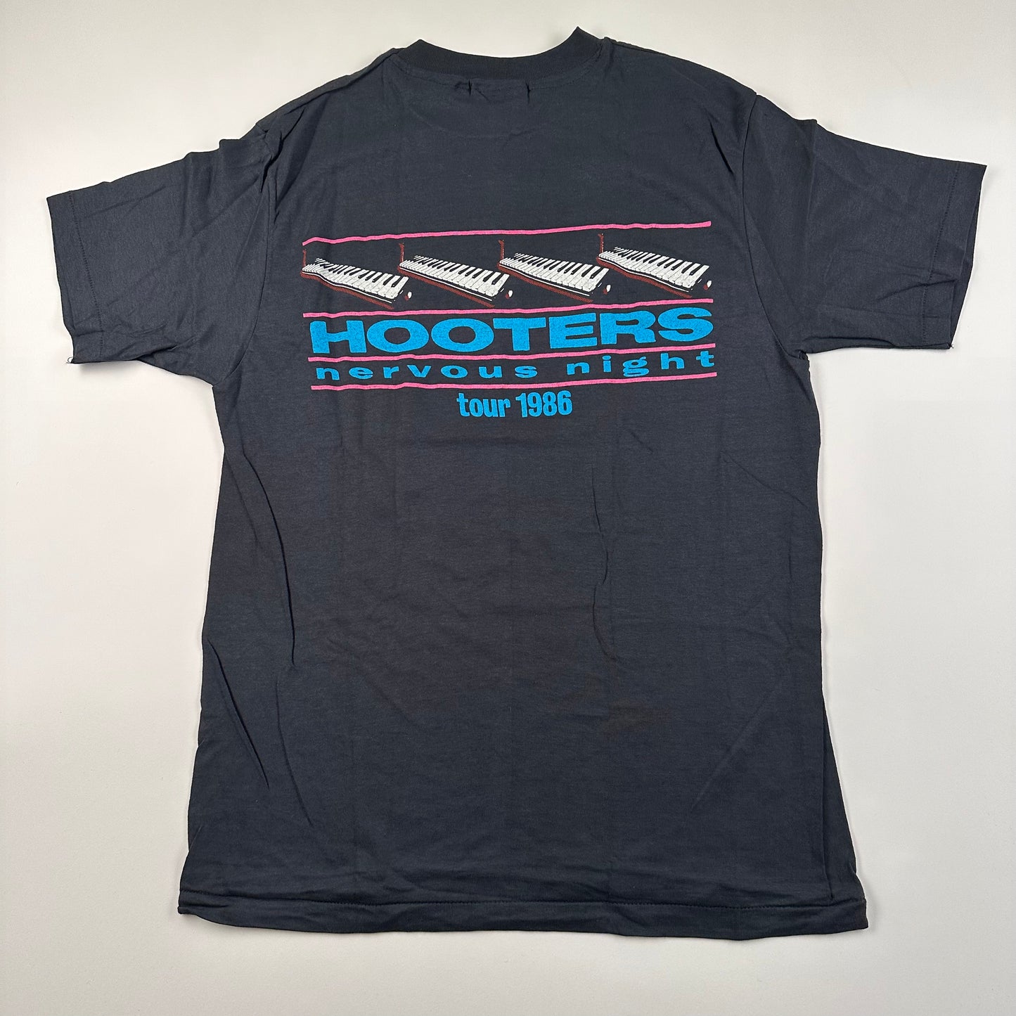 Vintage 1986 Hooters Shirt Medium Nervous Night