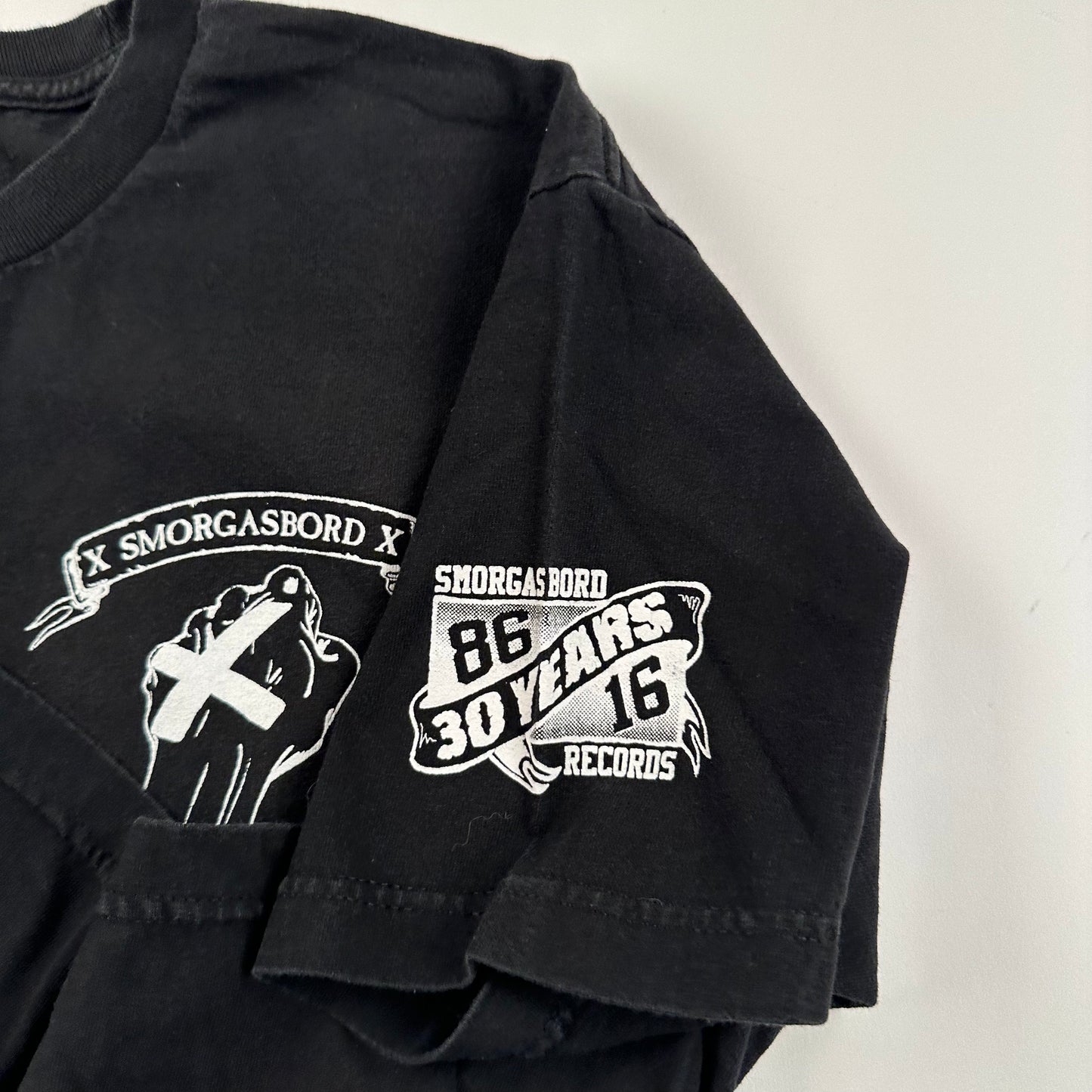 Smorgasbord Shirt Large Straight Edge 30 Years